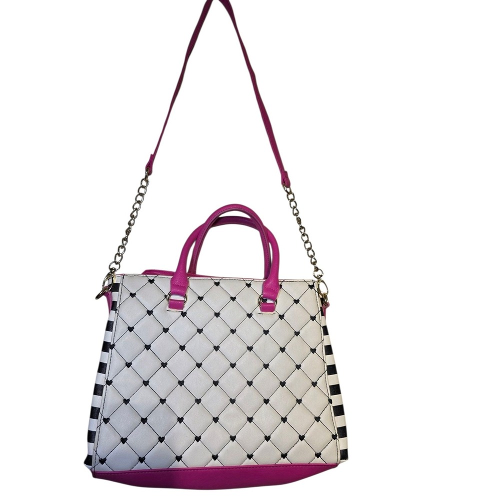 Betsey Johnson Satchel Purse Quilted Heart Print Crossbody Bag MINT condition - Picture 3 of 6